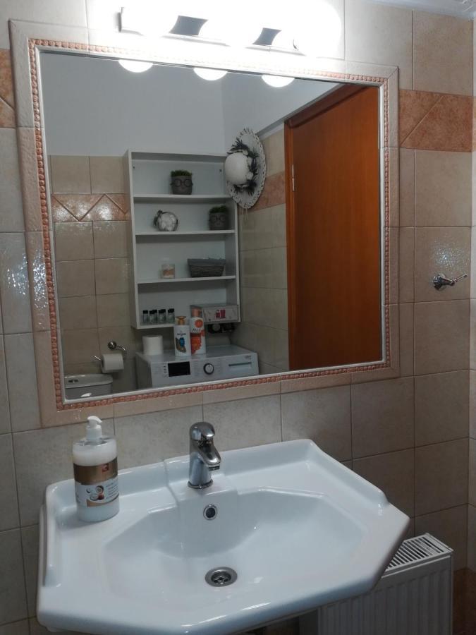 Nemeapolis 1 Apt Bagian luar foto