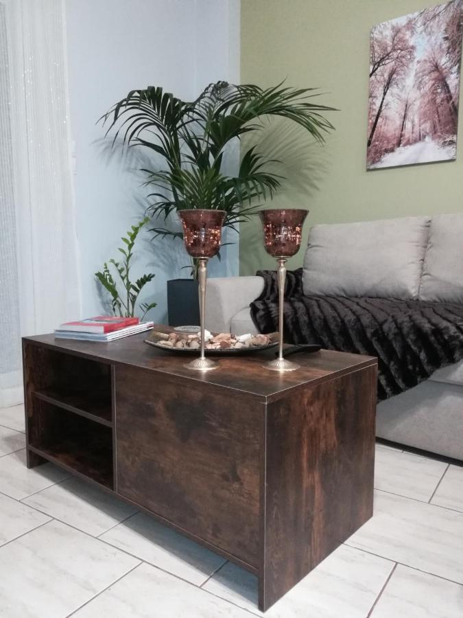 Nemeapolis 1 Apt Bagian luar foto